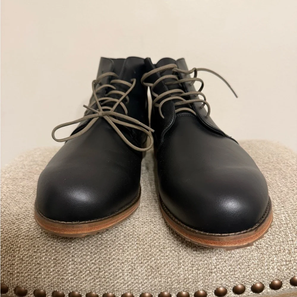 NISOLO EVERYDAY CHUKKA BOOT BLACK